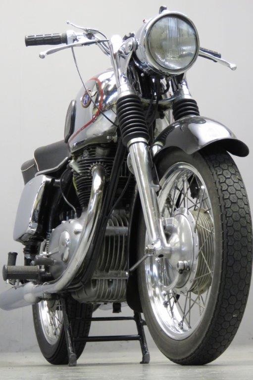 Старинный мотоцикл Horex Imperator 1955