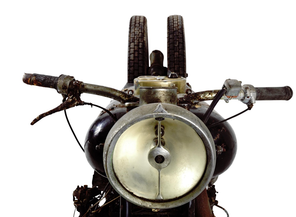 Редкий старинный мотоцикл Brough Superior Austin Four